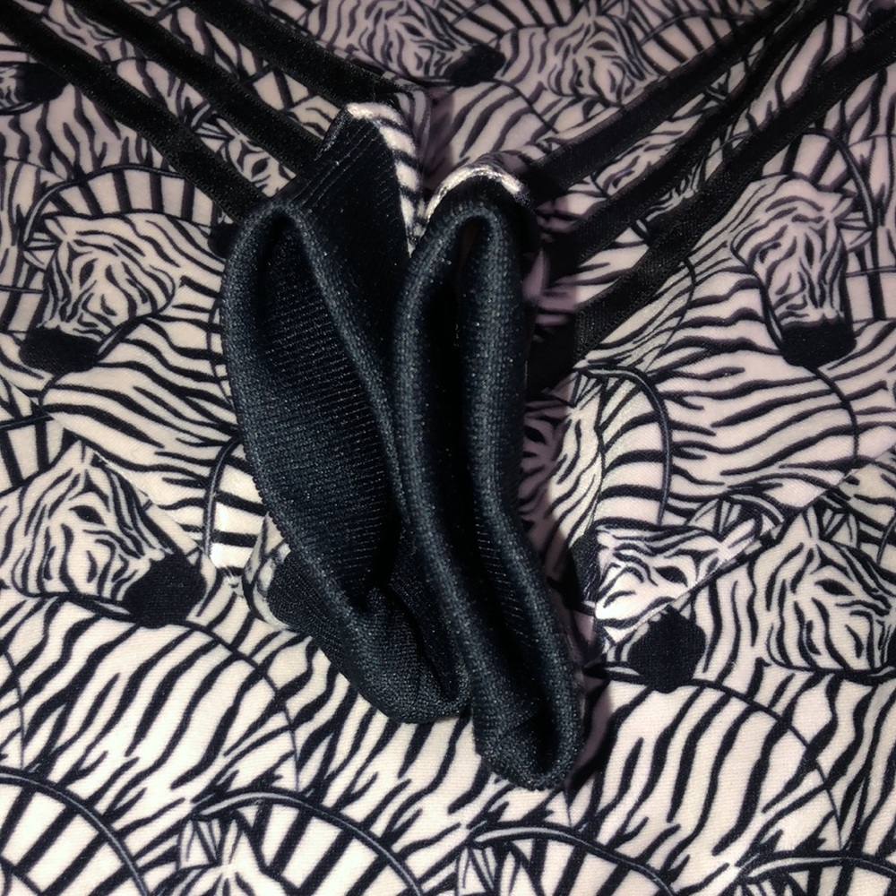 Adidas Zebra 🦓 Girls Jacket - Picture 15 of 16